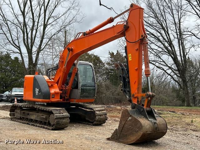Image of Hitachi ZX135US equipment image 2