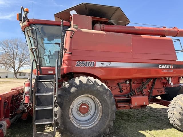 Image of Case IH 2588 equipment image 2