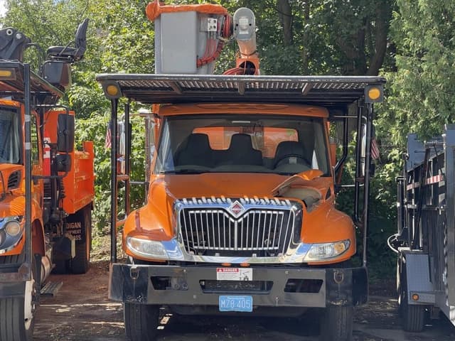 Image of International 4300 equipment image 1