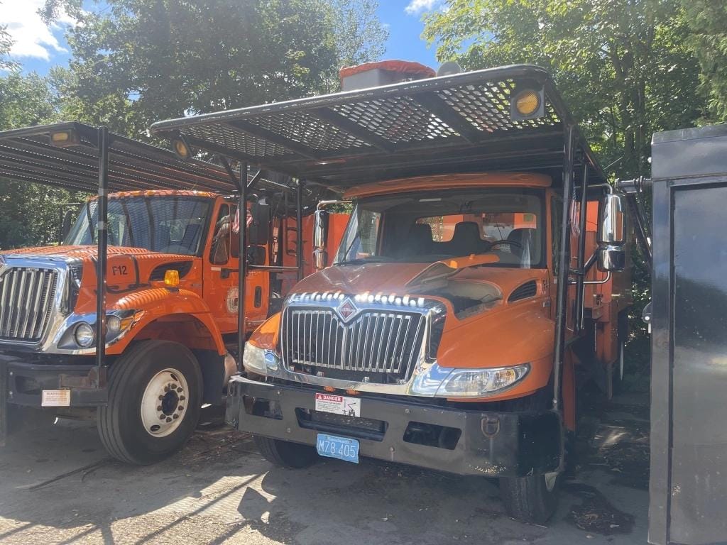 2008 International 4300 Equipment Image0