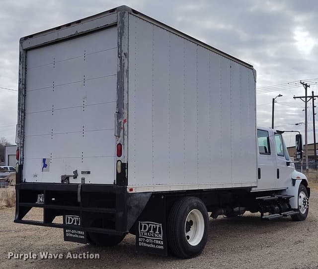 Image of International 4300 SBA equipment image 4