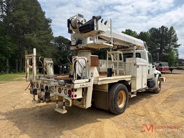 Image of International 4300 equipment image 1