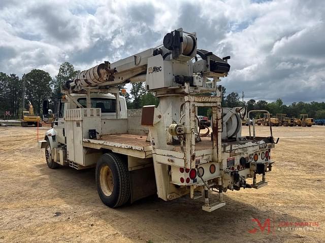 Image of International 4300 equipment image 2