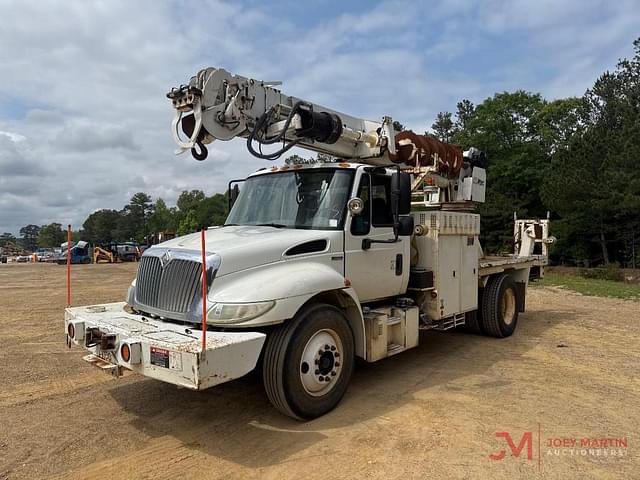 Image of International 4300 equipment image 3