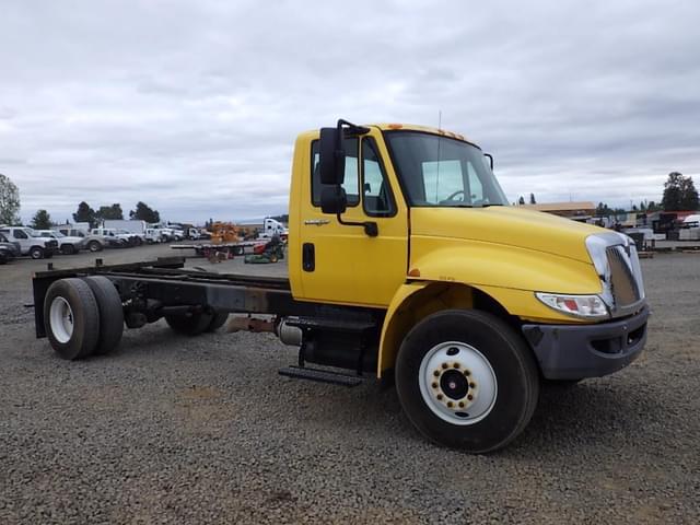 Image of International 4300 equipment image 1