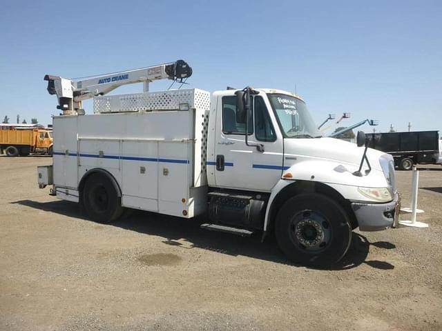 Image of International 4300 equipment image 1