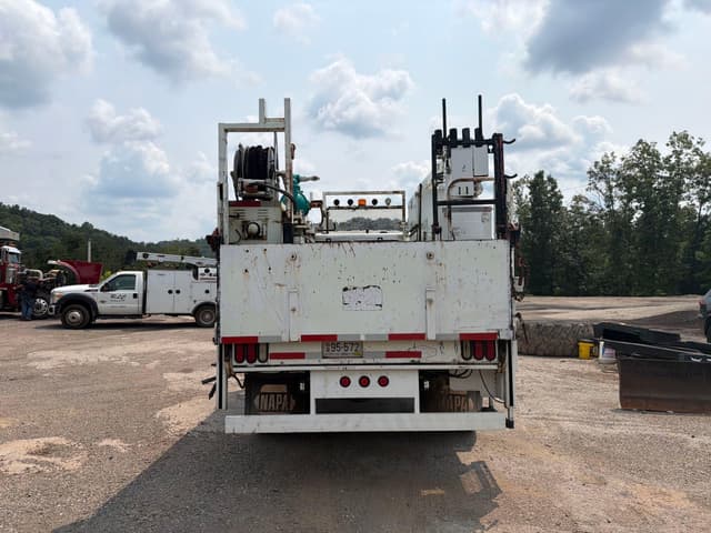 Image of International 4300 SBA equipment image 4