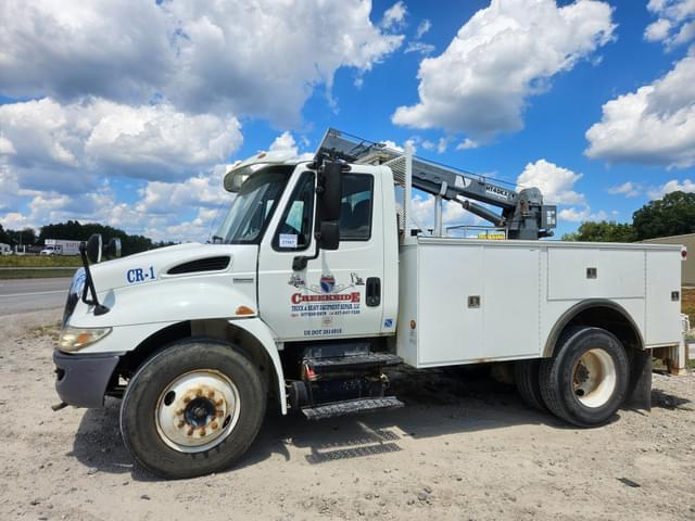 Image of International 4300 equipment image 3