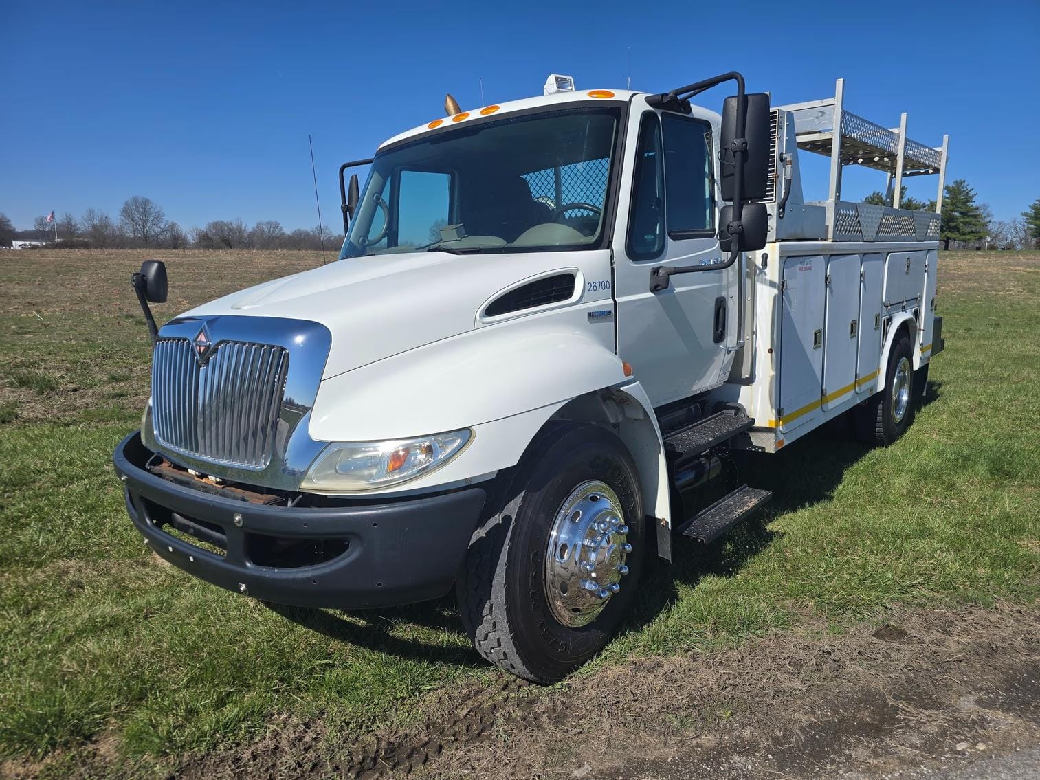 2008 International 4300 Equipment Image0