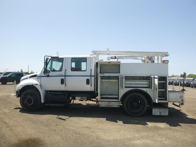 Image of International 4300 equipment image 4