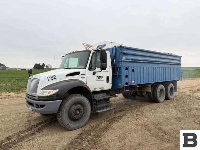 Image of International 4400 equipment image 1