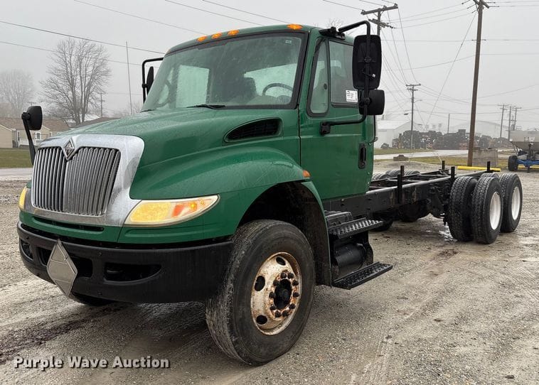 2008 International 4400 Equipment Image0