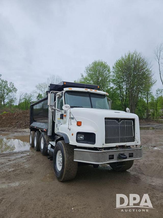 Image of International 5600 equipment image 4
