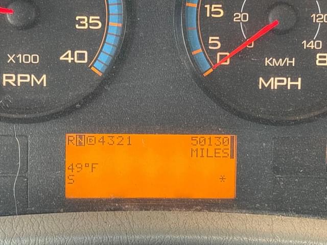 Image of International 7300 equipment image 3