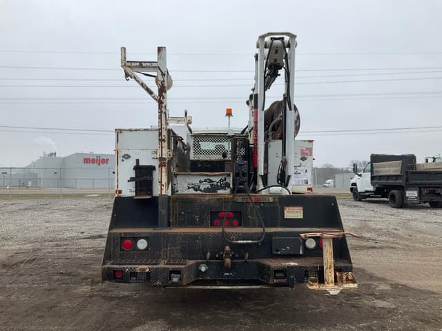 Image of International 7300 equipment image 3