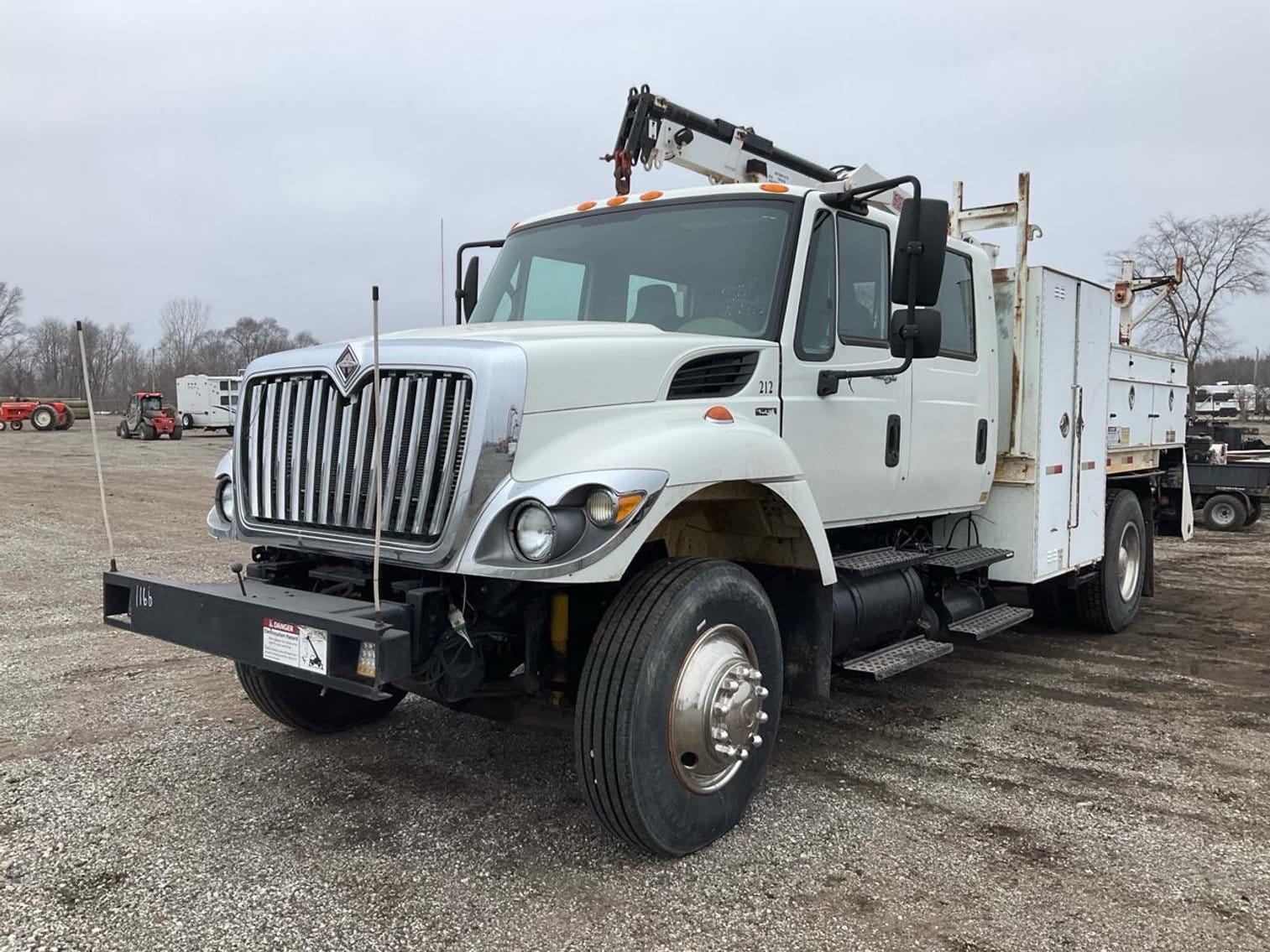 2014 International 7300 Equipment Image0