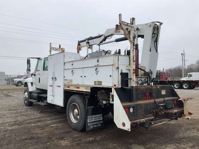 Image of International 7300 equipment image 2