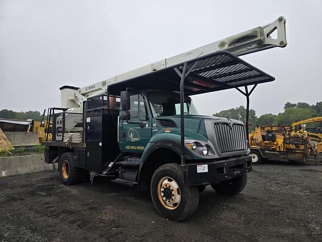 Image of International 7400 equipment image 3