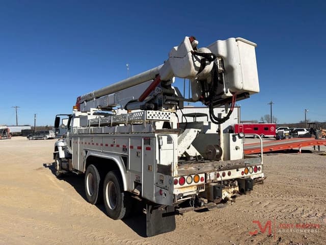 Image of International 7400 equipment image 4