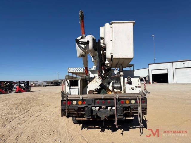 Image of International 7400 equipment image 3