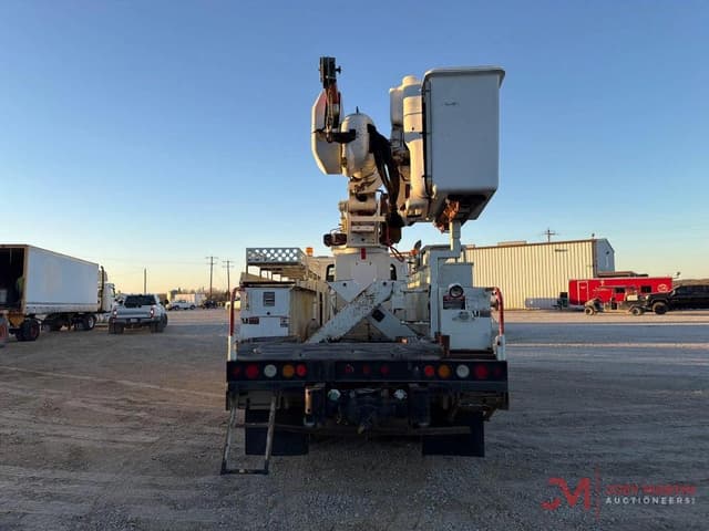 Image of International 7400 equipment image 3