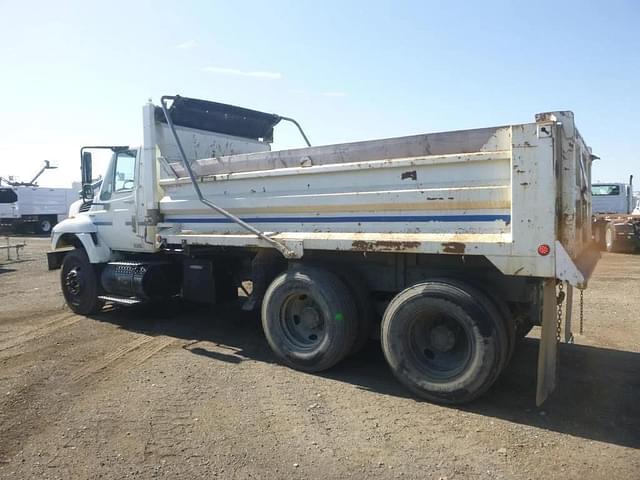 Image of International 7400 equipment image 3