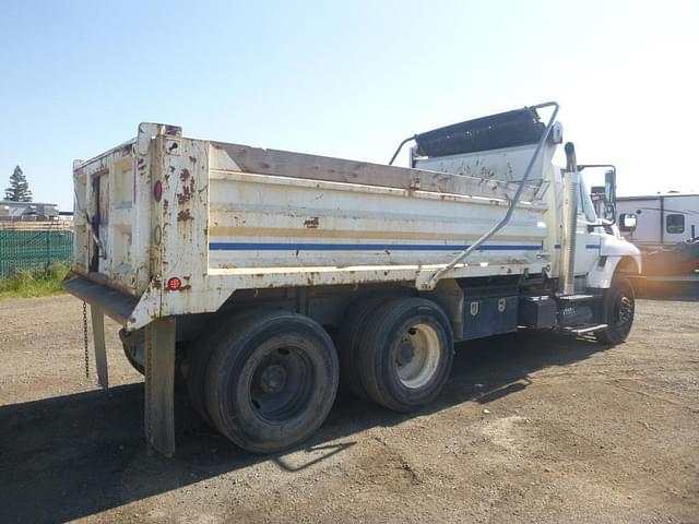 Image of International 7400 equipment image 2