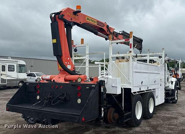 Image of International 7500 equipment image 4