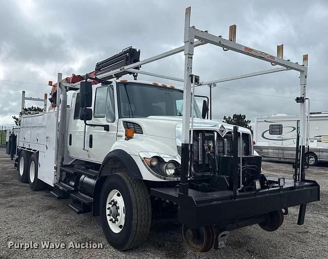 Image of International 7500 equipment image 2