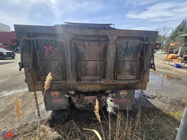 Image of International 7500 equipment image 4