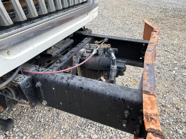 Image of International 7600 equipment image 4