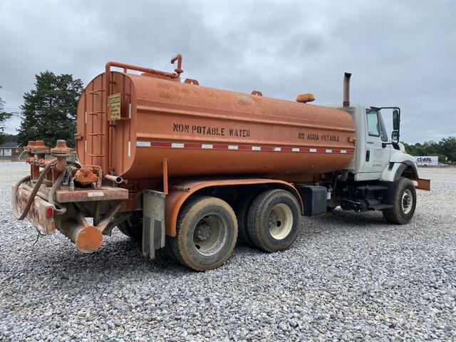 Image of International 7600 equipment image 2
