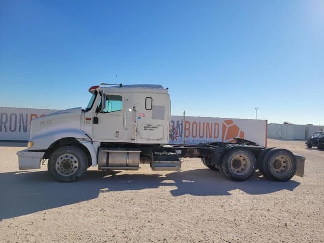 Image of International 9200i equipment image 1