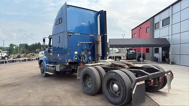 Image of International 9400 equipment image 3