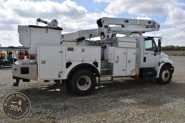Image of International 4300 equipment image 4