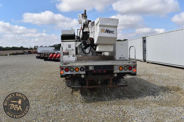 Image of International 4300 equipment image 2