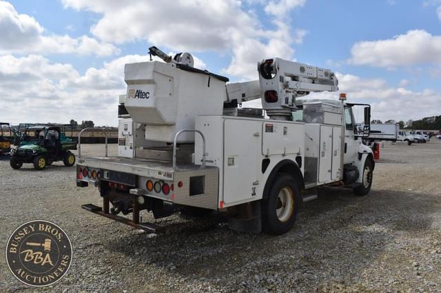 Image of International 4300 equipment image 3