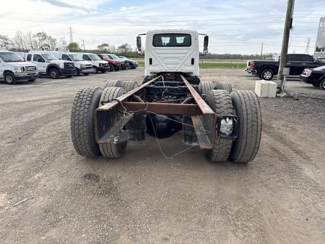 Image of International 4400 equipment image 2
