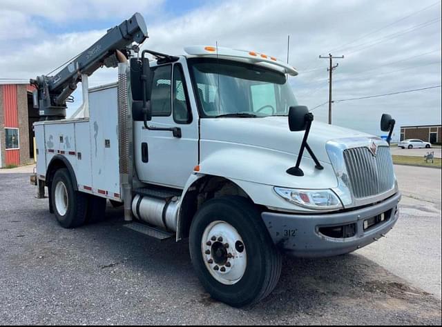 Image of International Durastar 4300 equipment image 1