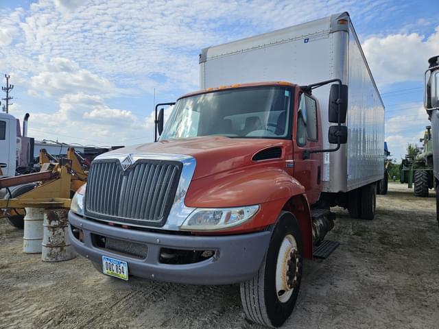 Image of International Durastar 4300 equipment image 1