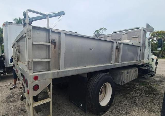 Image of International Durastar 4300 equipment image 2