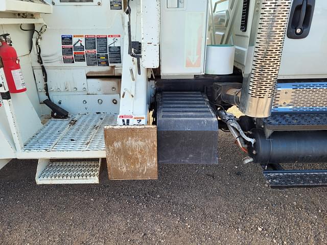 Image of International SX525 equipment image 3