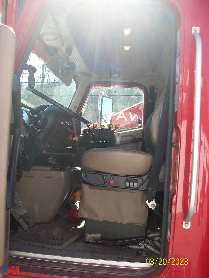 Main image International Paystar 9