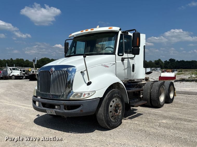 2008 International  Transtar 8600 Equipment Image0
