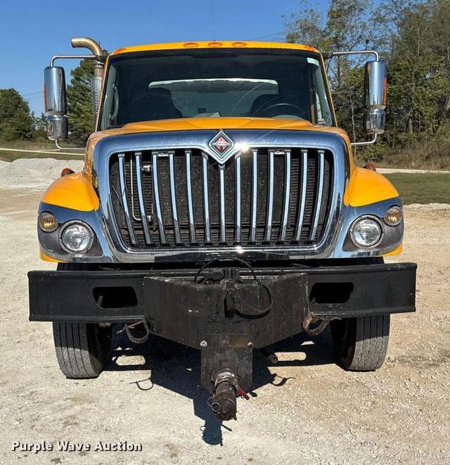 Image of International Workstar 7300 equipment image 1