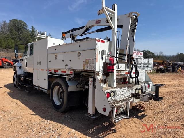 Image of International Workstar 7300 equipment image 3