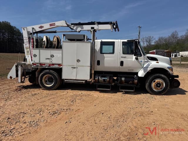 Image of International Workstar 7300 equipment image 1