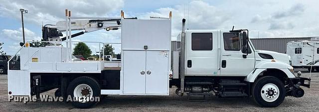 Image of International Workstar 7400 equipment image 3