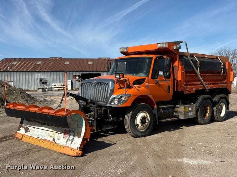 2008 International Workstar 7400 Equipment Image0