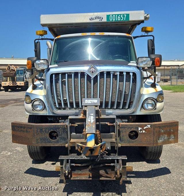 Image of International Workstar 7400 equipment image 1